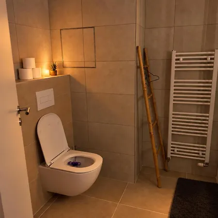 Utulny S Balkonom A Vyhladom Na Sulovske Skaly Apartmán