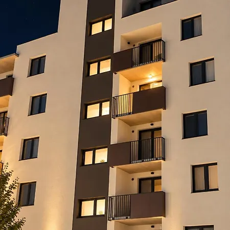 Utulny S Balkonom A Vyhladom Na Sulovske Skaly Apartmán